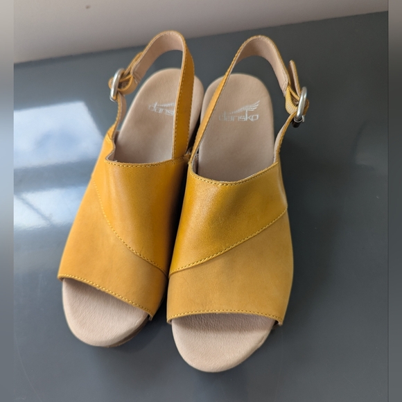 Dansko Madalyn Sandal Mustard Yellow Women's 38 - Picture 8 of 16